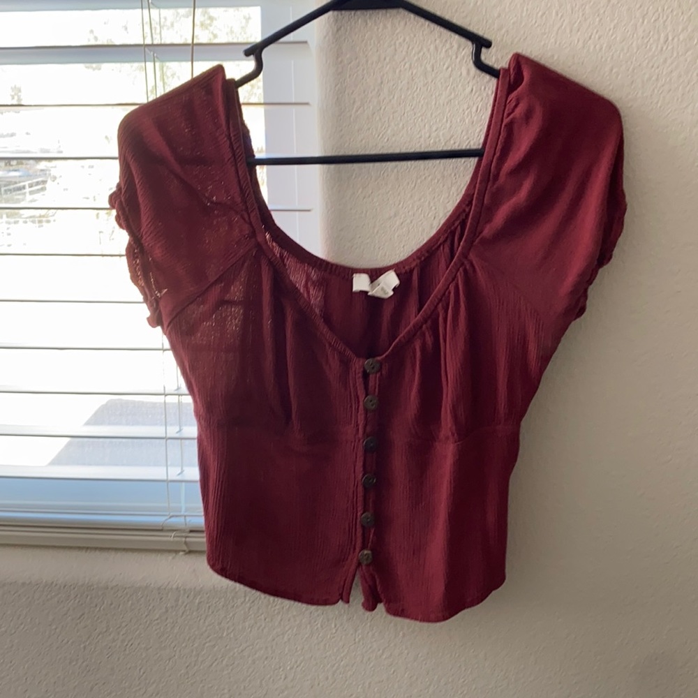Tillys flirty top with ruffle sleeves